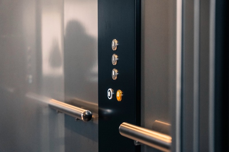 huislift bediening waarop letten