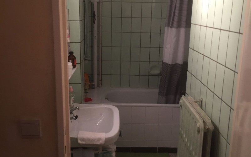 voor renovatie badkamer wastafel bad